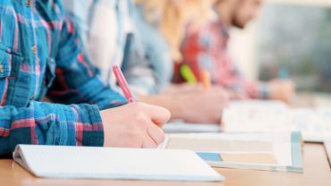 Les examens d’admission au secondaire : une occasion pour votre enfant de se préparer à l’avenir!